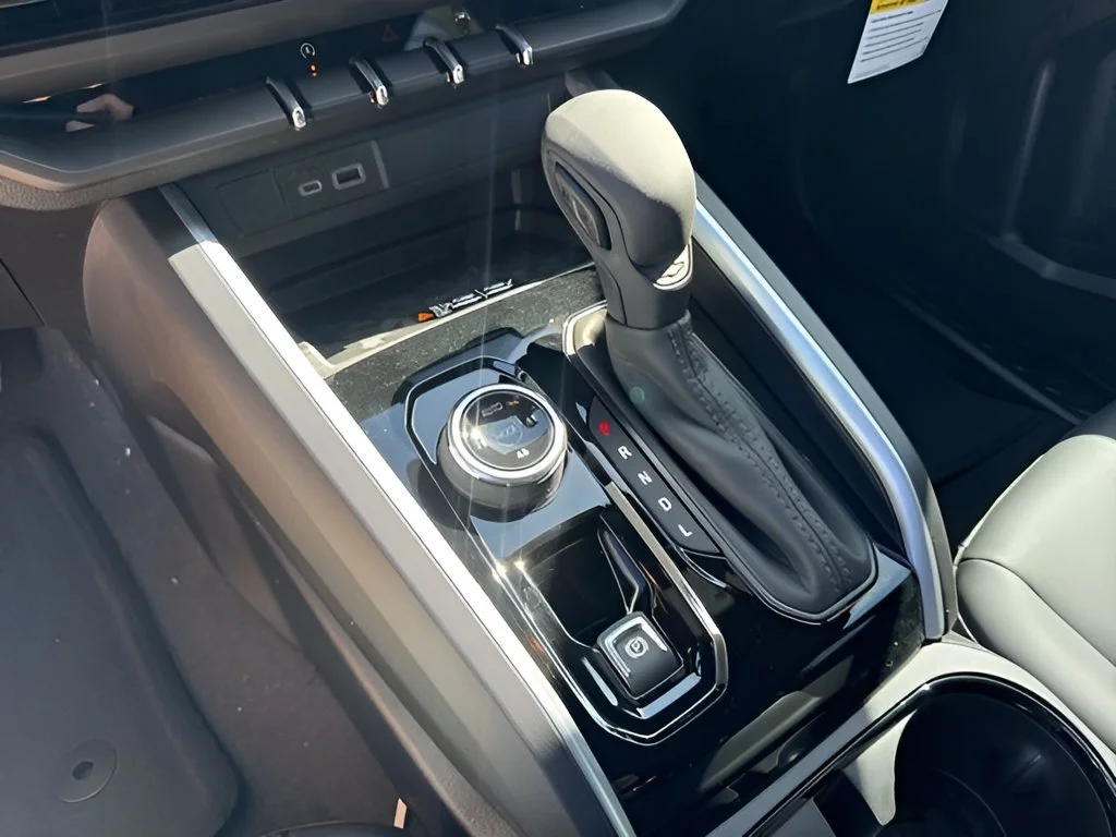 New 2026 Summit White Chevrolet Trail Boss image 17