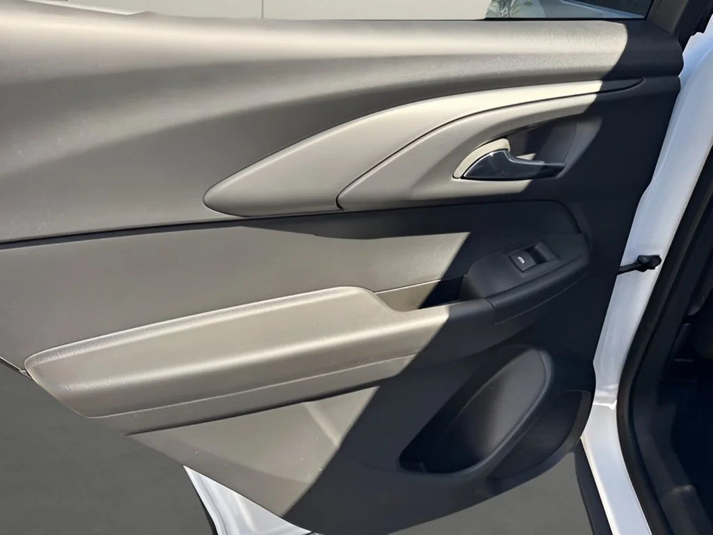 New 2026 Summit White Chevrolet LT image 19