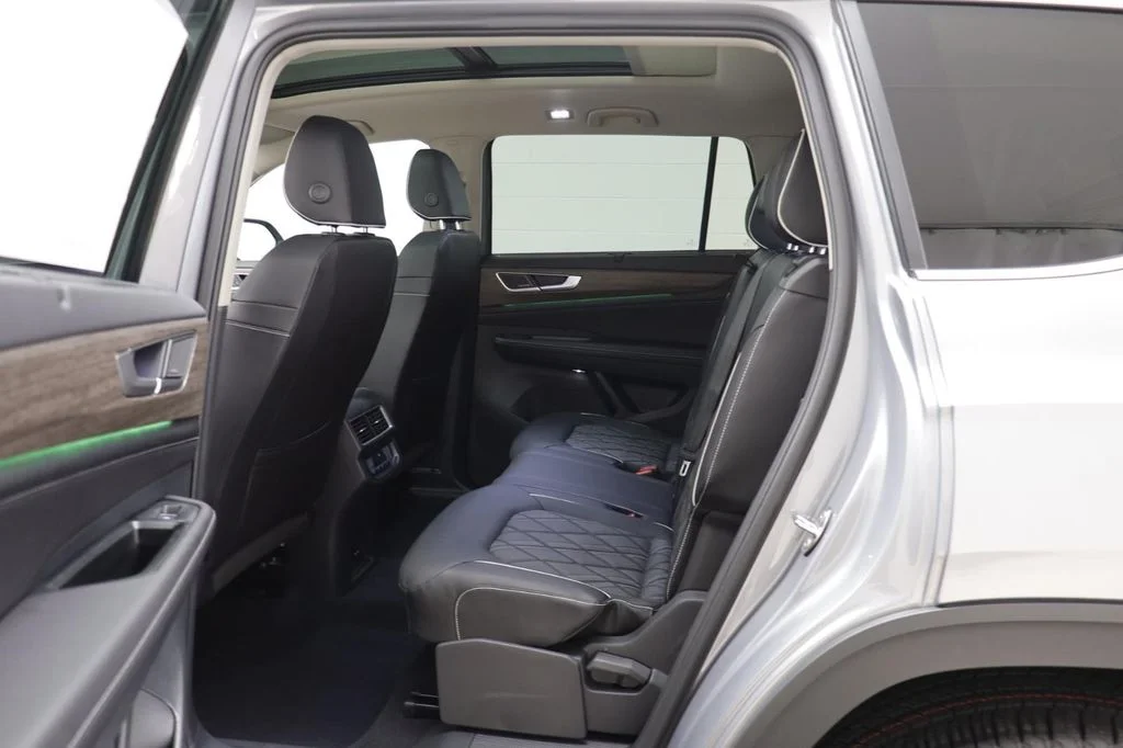 2026 Volkswagen Atlas SEL Premium R-Line - Photo 15