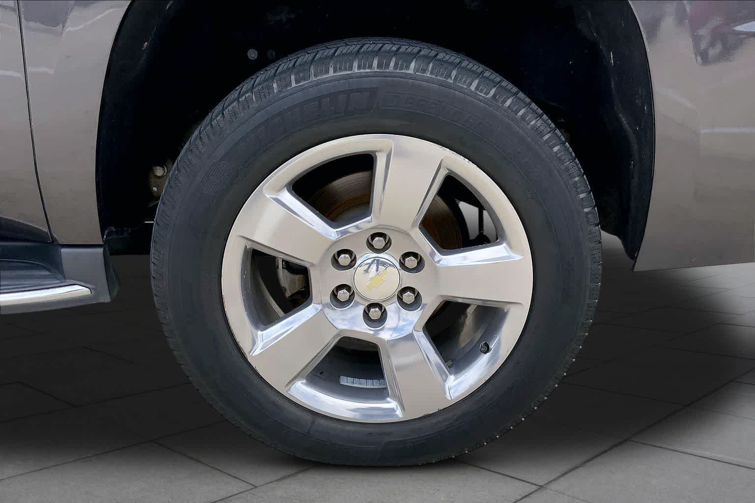 Used 2018 Tungsten Metallic Chevrolet Premier image 10