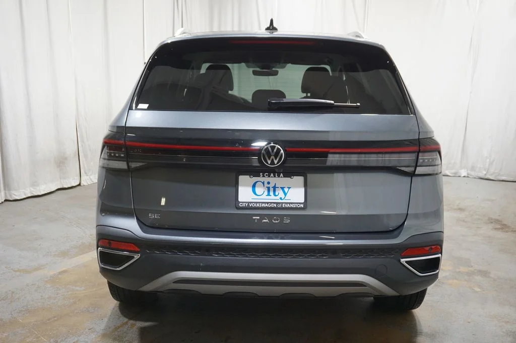 Certified Used 2025 Gray Volkswagen 1.5T SE image 6