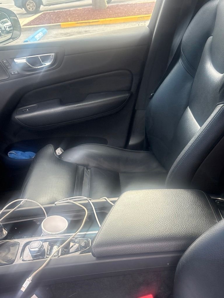 Used 2019 Green Volvo T5 Inscription image 6