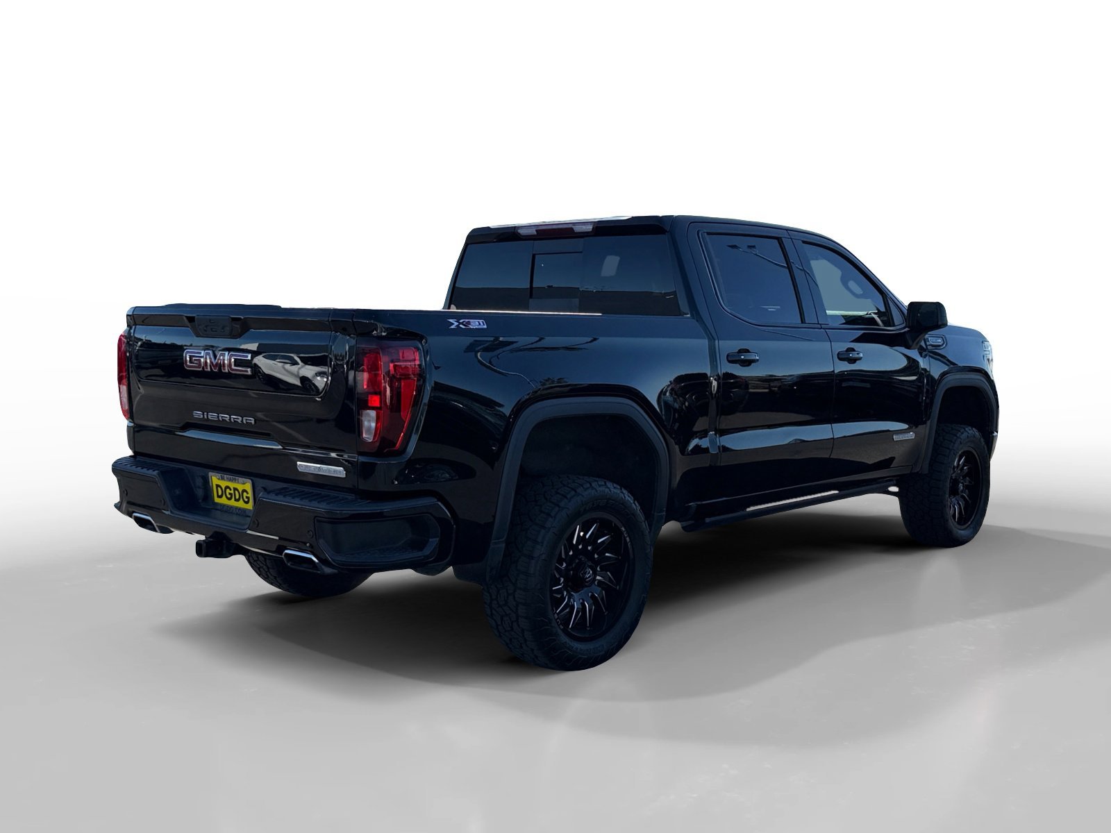 Used 2021 ONYX BLACK GMC Elevation image 5