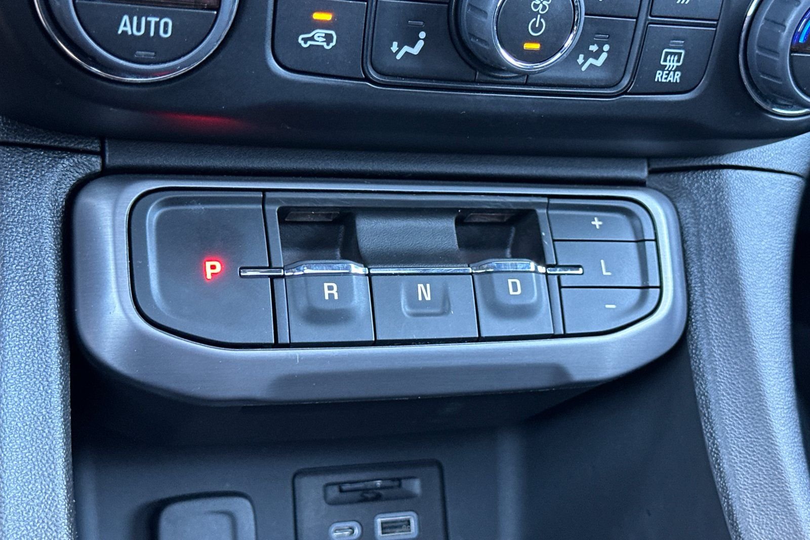 2023 GMC Acadia AT4 - Photo 21