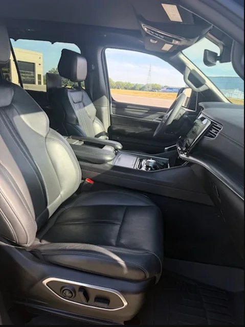 Used 2023 Black Jeep Series II image 2