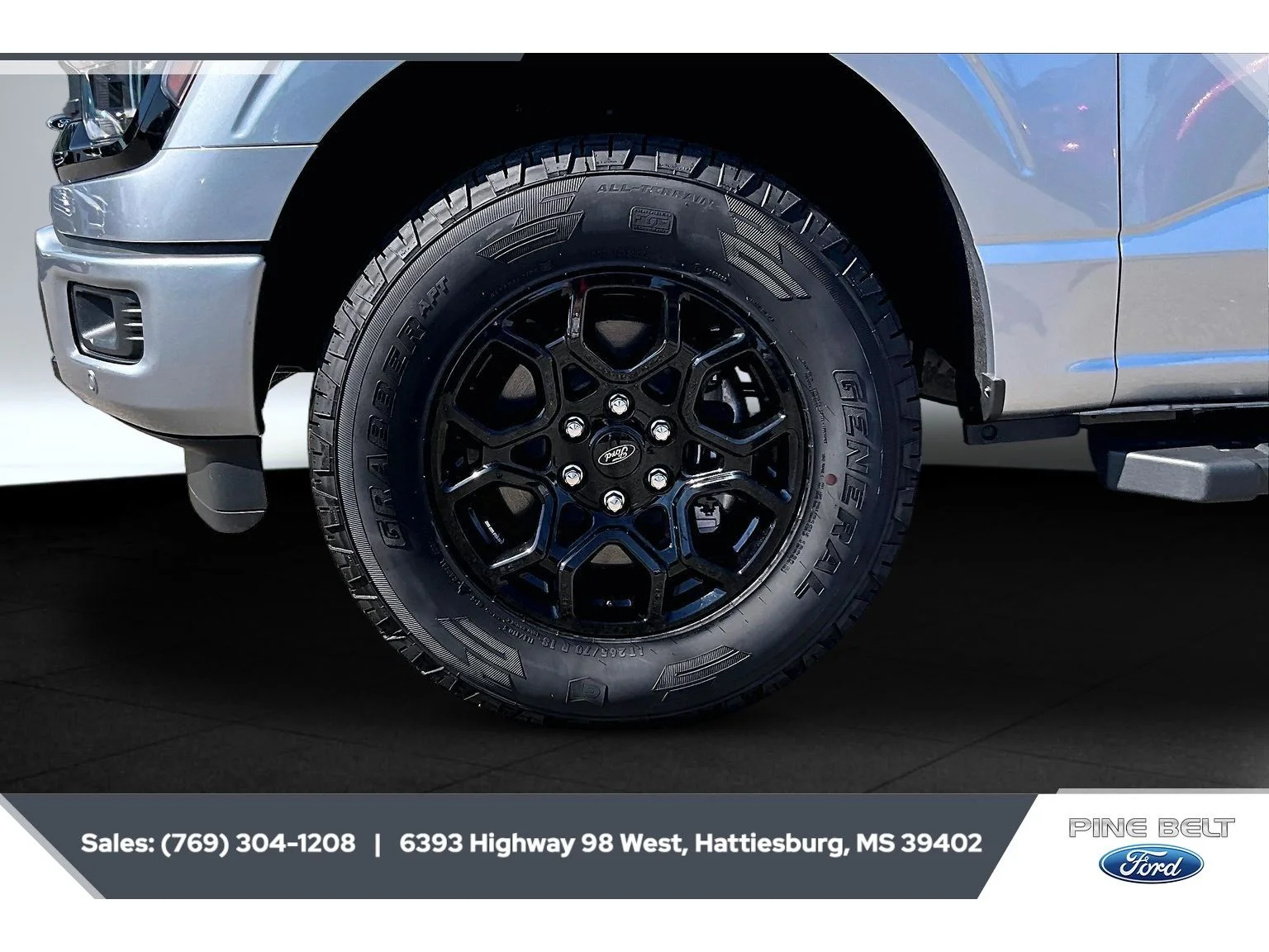 New 2026 Iconic Silver Metallic Ford XLT image 7