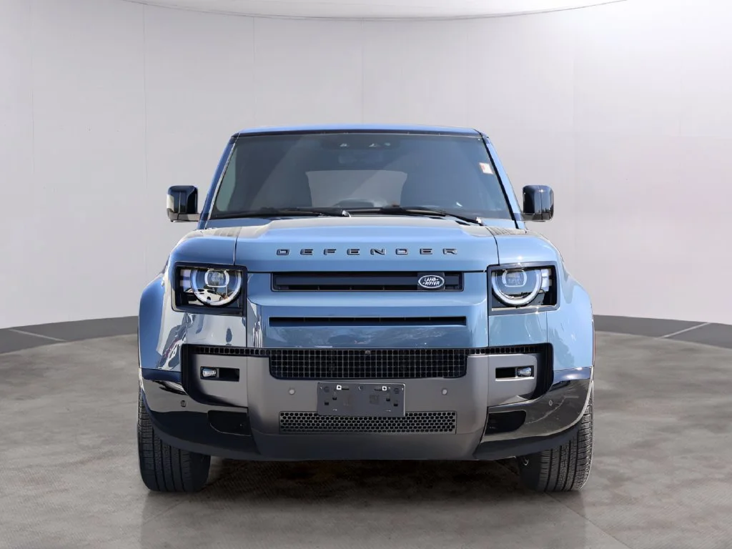Certified Used 2026 Tasman Blue Metallic Land Rover X-Dynamic SE image 2