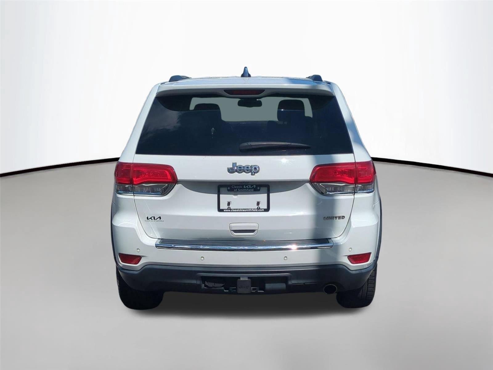 Used 2015 Bright White Clearcoat Jeep Limited image 4