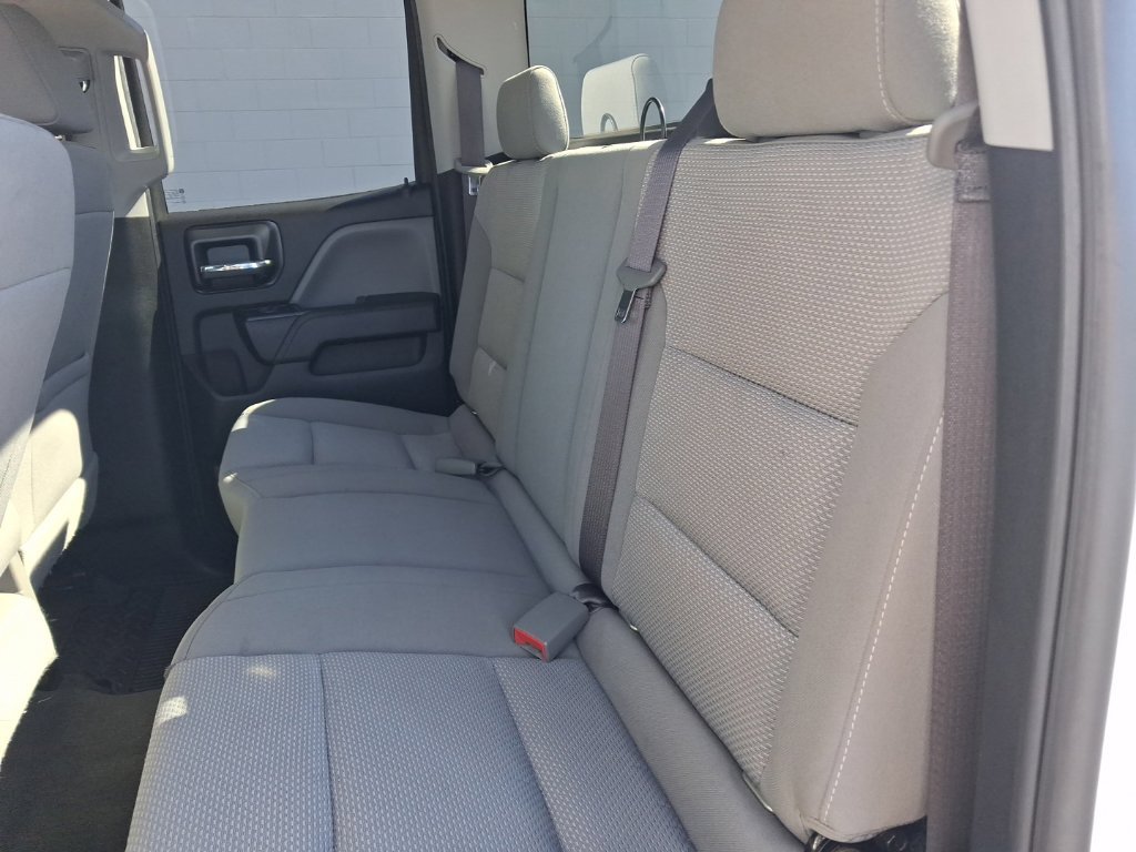 Used 2017  GMC Base image 12