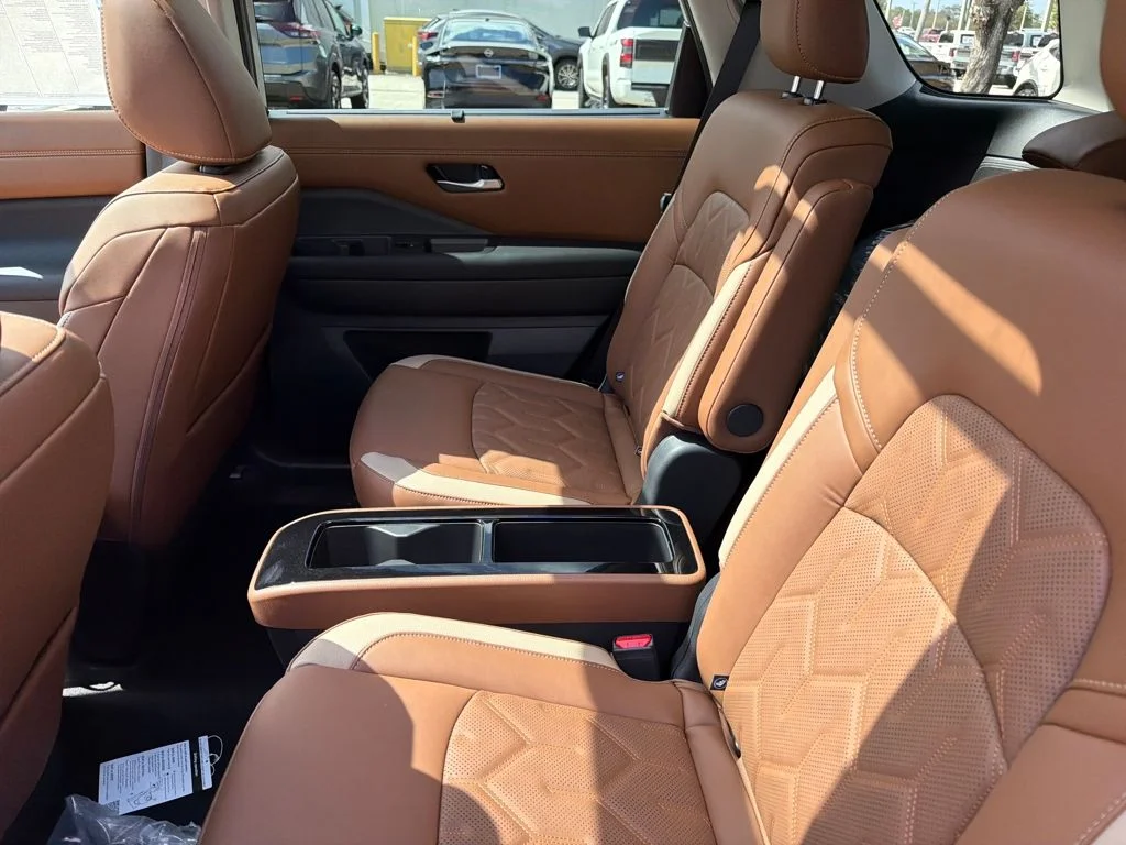 New 2026 Boulder Gray Pearl Nissan Platinum image 31