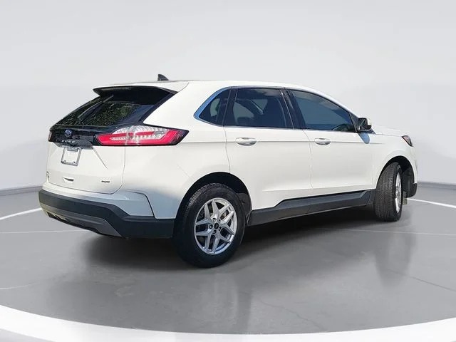 Used 2024 White Ford SEL image 3