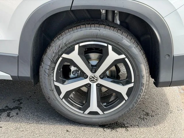 New 2026 Silver Volkswagen 2.0T SE image 6