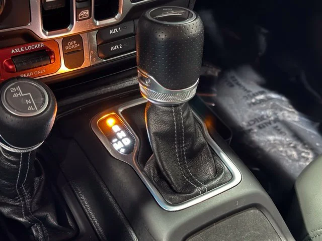 Used 2025  Jeep Mojave image 31