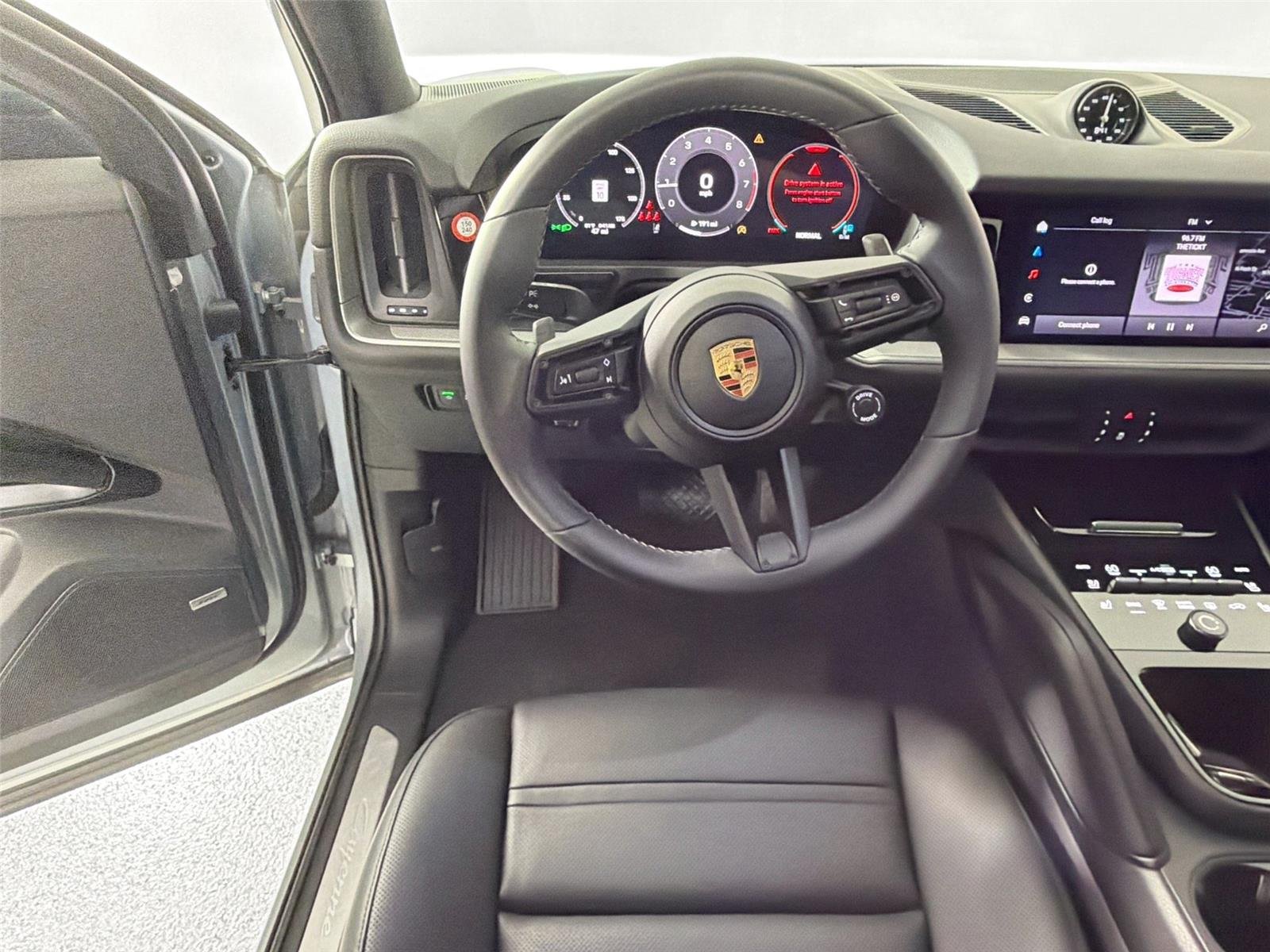 Certified Used 2025 Dolomite Silver Metallic Porsche Coupé image 18