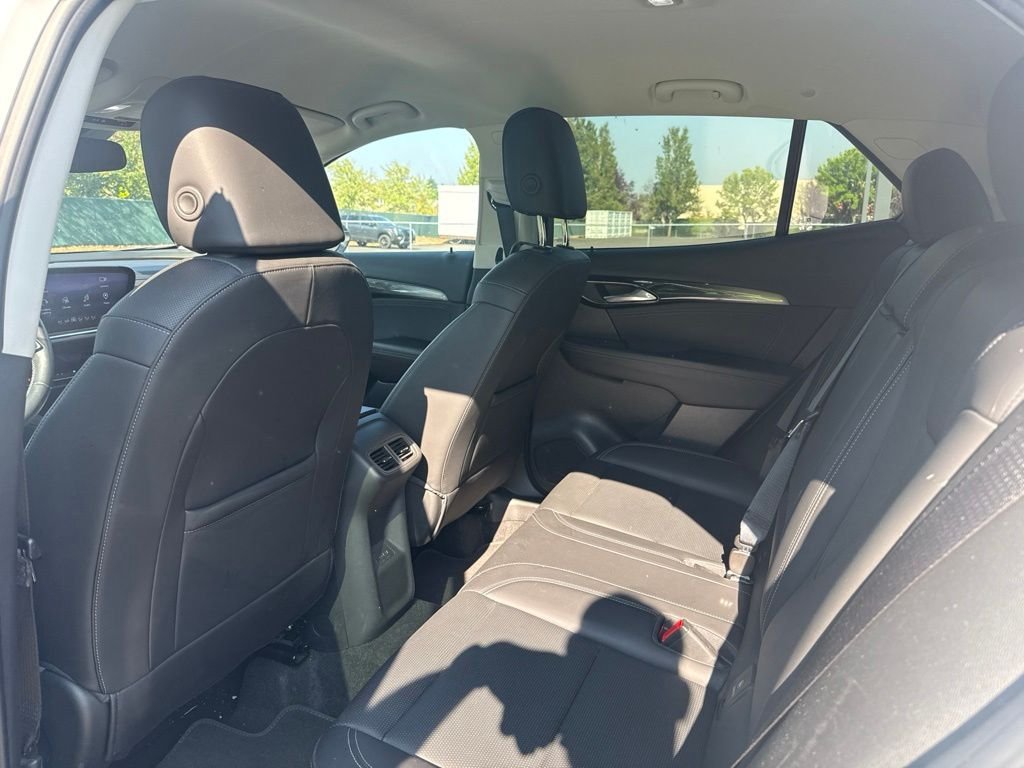 Used 2024 Summit White Buick Preferred image 17