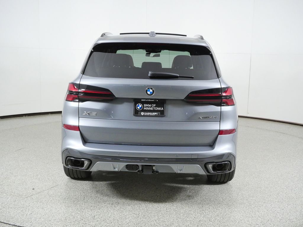 New 2026 Skyscraper Grey Metallic BMW xDrive40i image 10