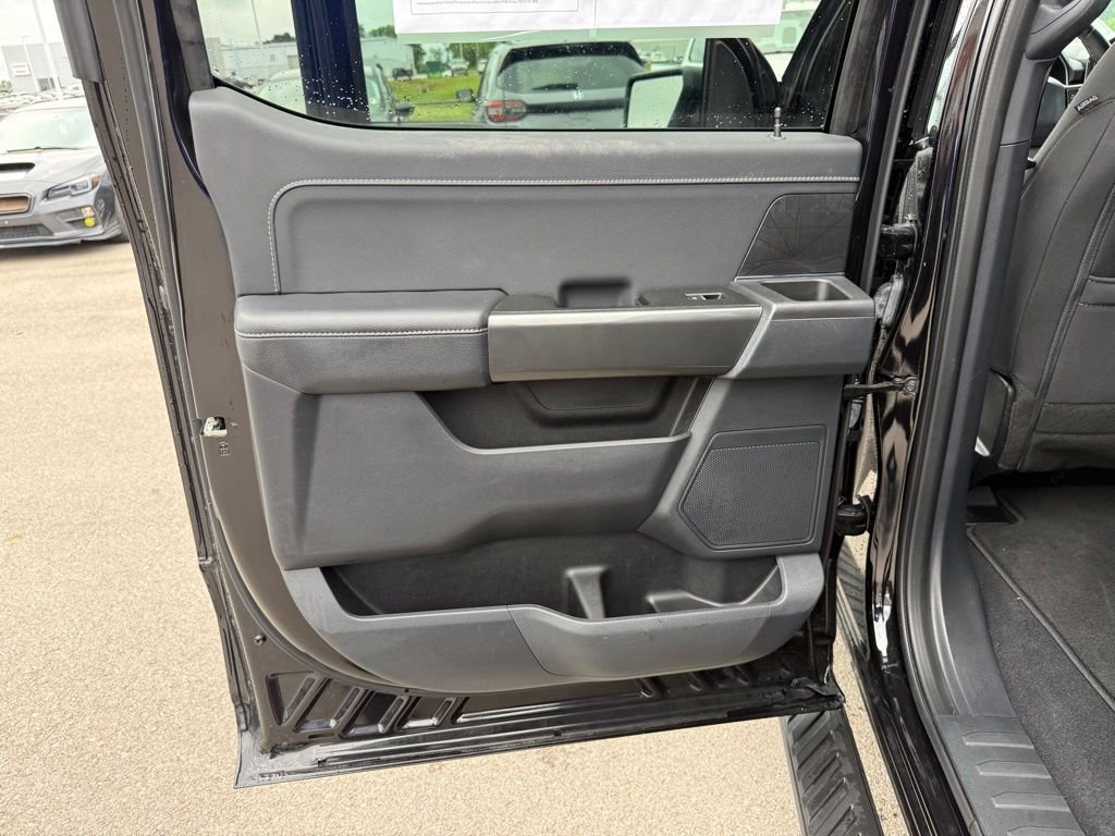 Used 2023 Black Ford XLT image 12