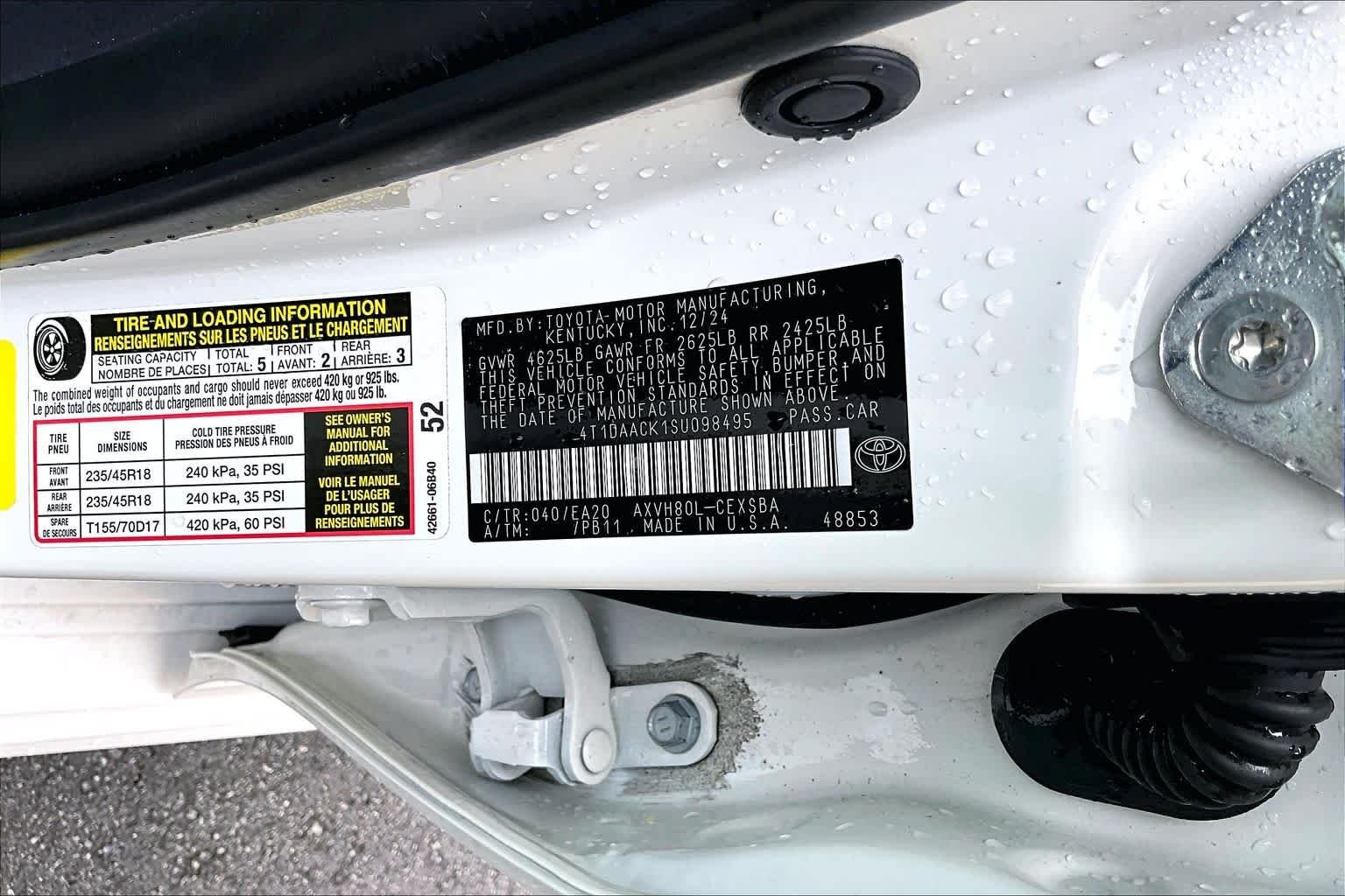 Used 2025 Ice Cap Toyota SE image 34