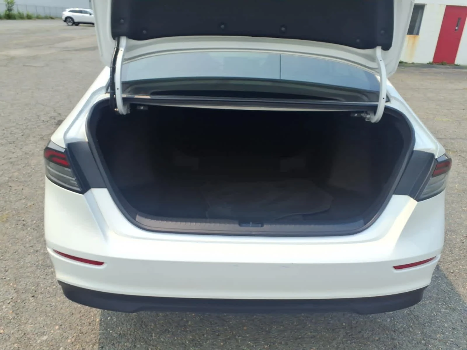 Certified Used 2024 Platinum White Pearl Honda EX image 10