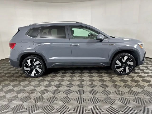 Used 2024 Gray Volkswagen 1.5T SEL image 2