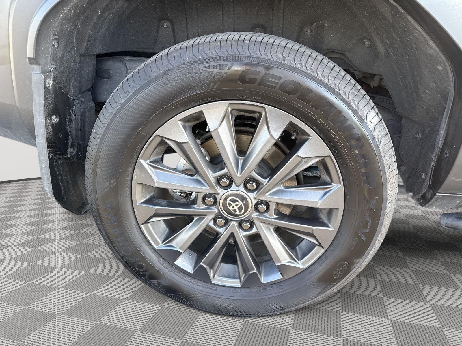 Used 2025 Underground Toyota Base image 14