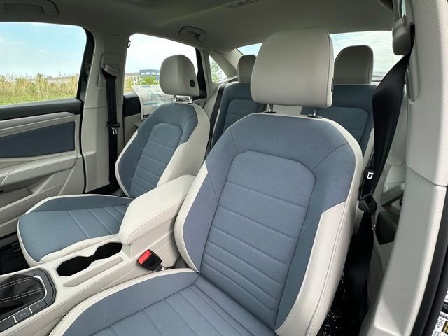 2025 Volkswagen Jetta SE - Photo 24