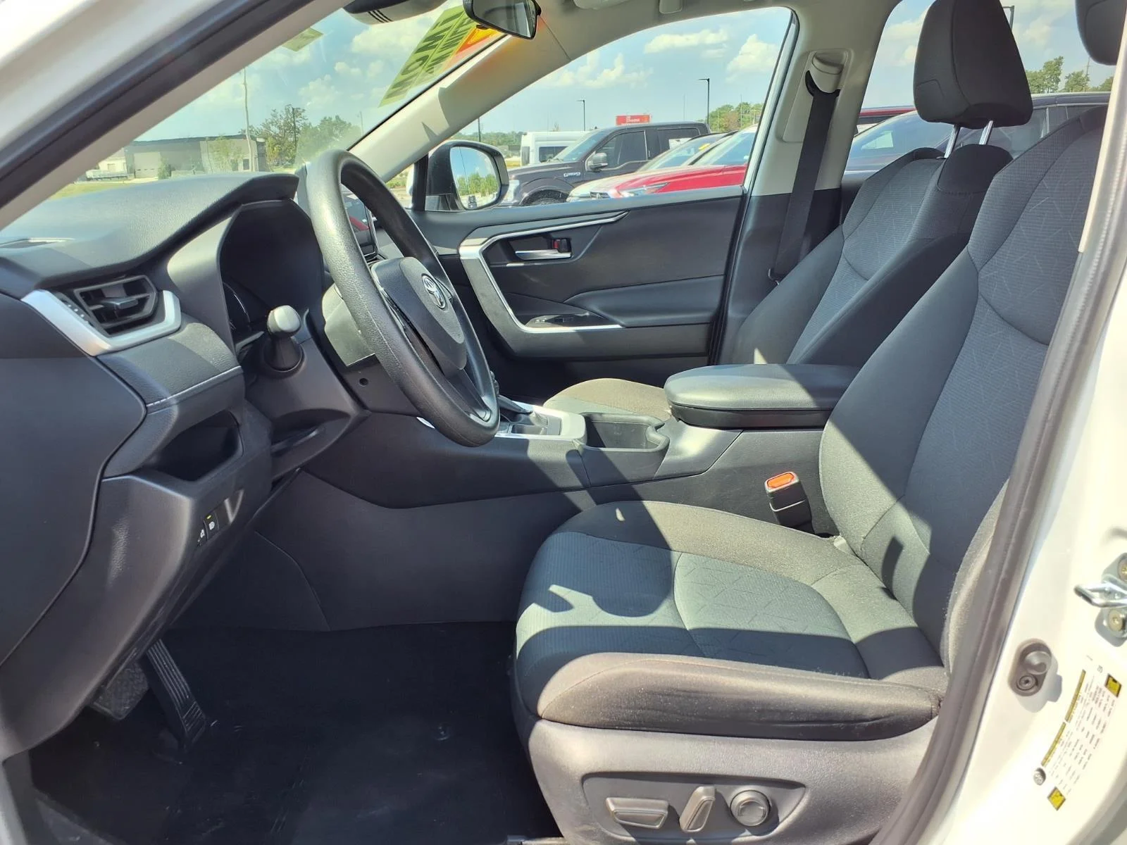 Used 2025 Ice Cap Toyota XLE image 19