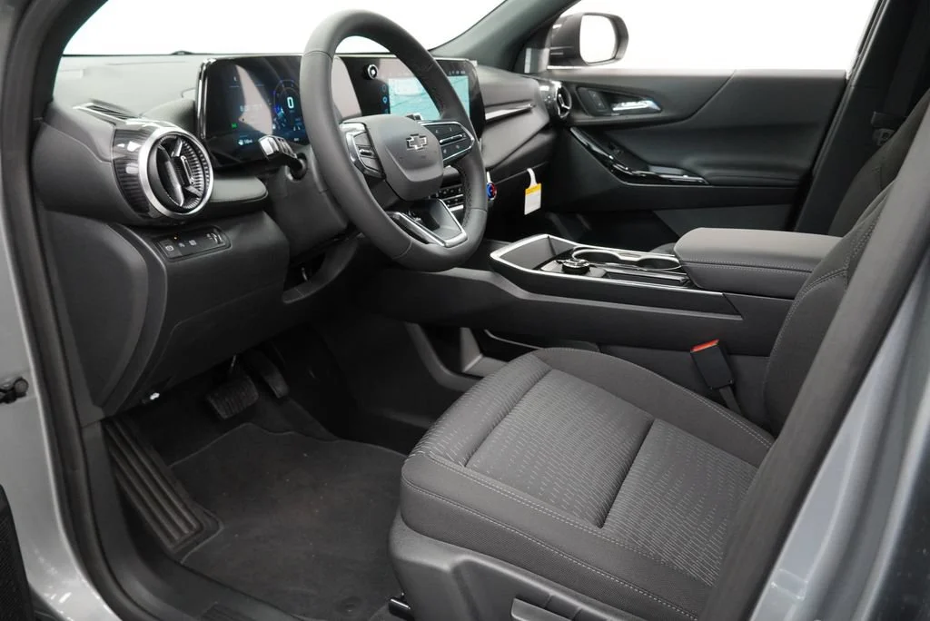 2027 Chevrolet Equinox LT - Photo 11