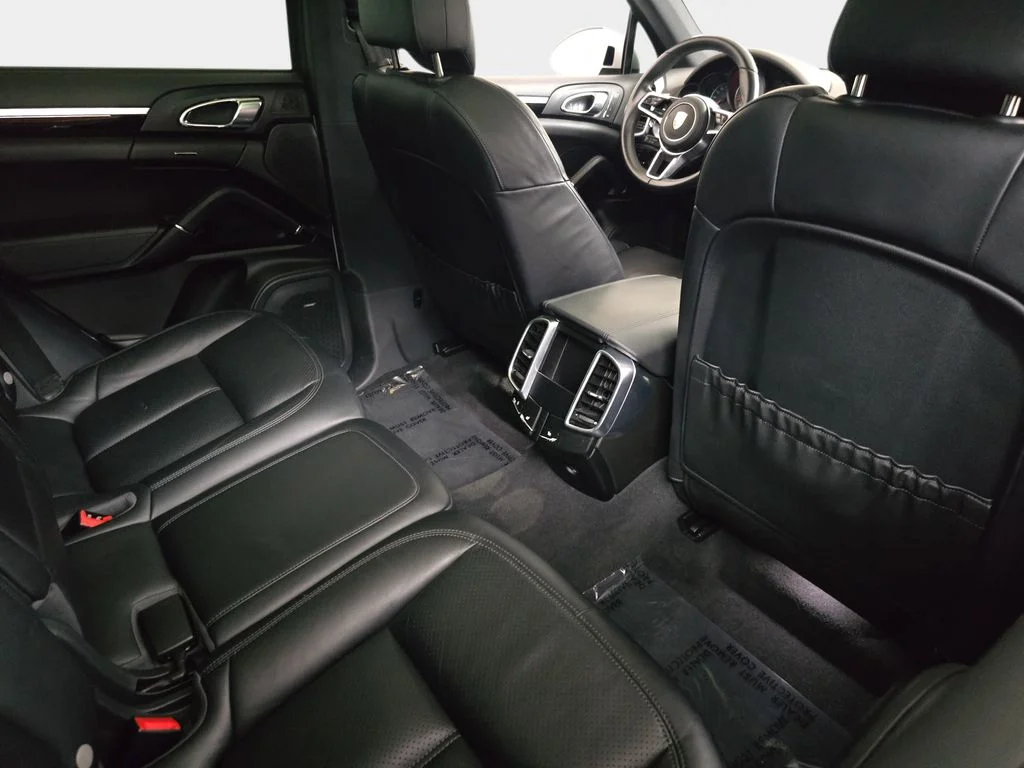Used 2017  Porsche S image 13