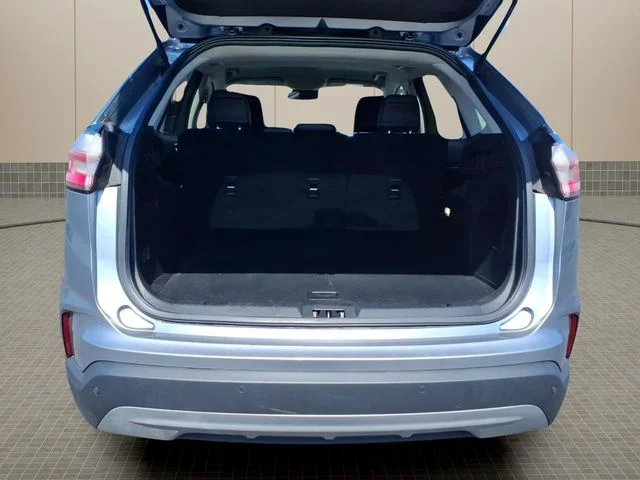 Used 2022 Silver Ford SEL image 11