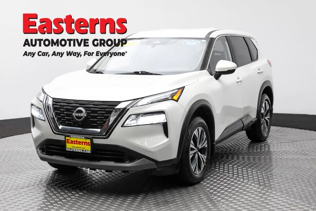 Used 2022 White Nissan SV image 1