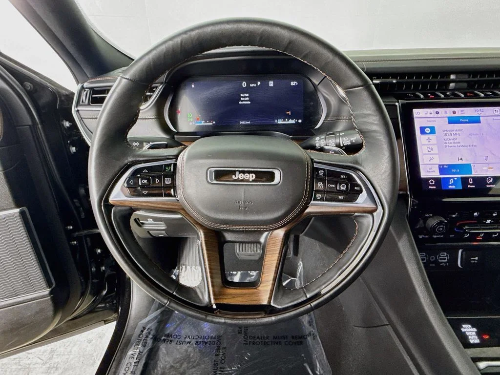 Used 2025 Black Jeep Summit image 11