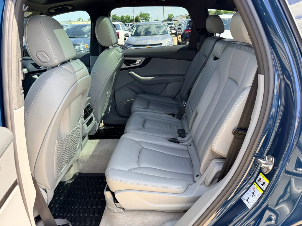 Used 2018 Ink Blue Metallic Audi Premium Plus image 24