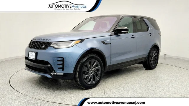 2023 Land Rover Discovery P300 S R-Dynamic w/ Cold Climate Pkg & Four-Zone Climate Control