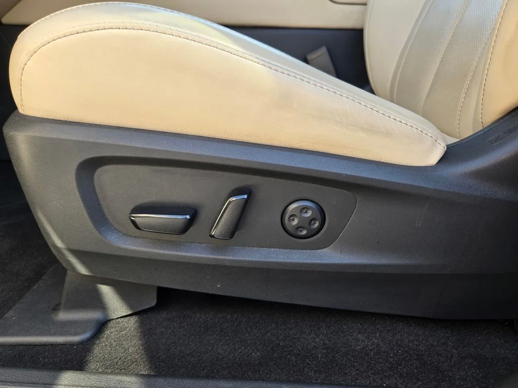 Used 2023 Majestic INFINITI LUXE image 17