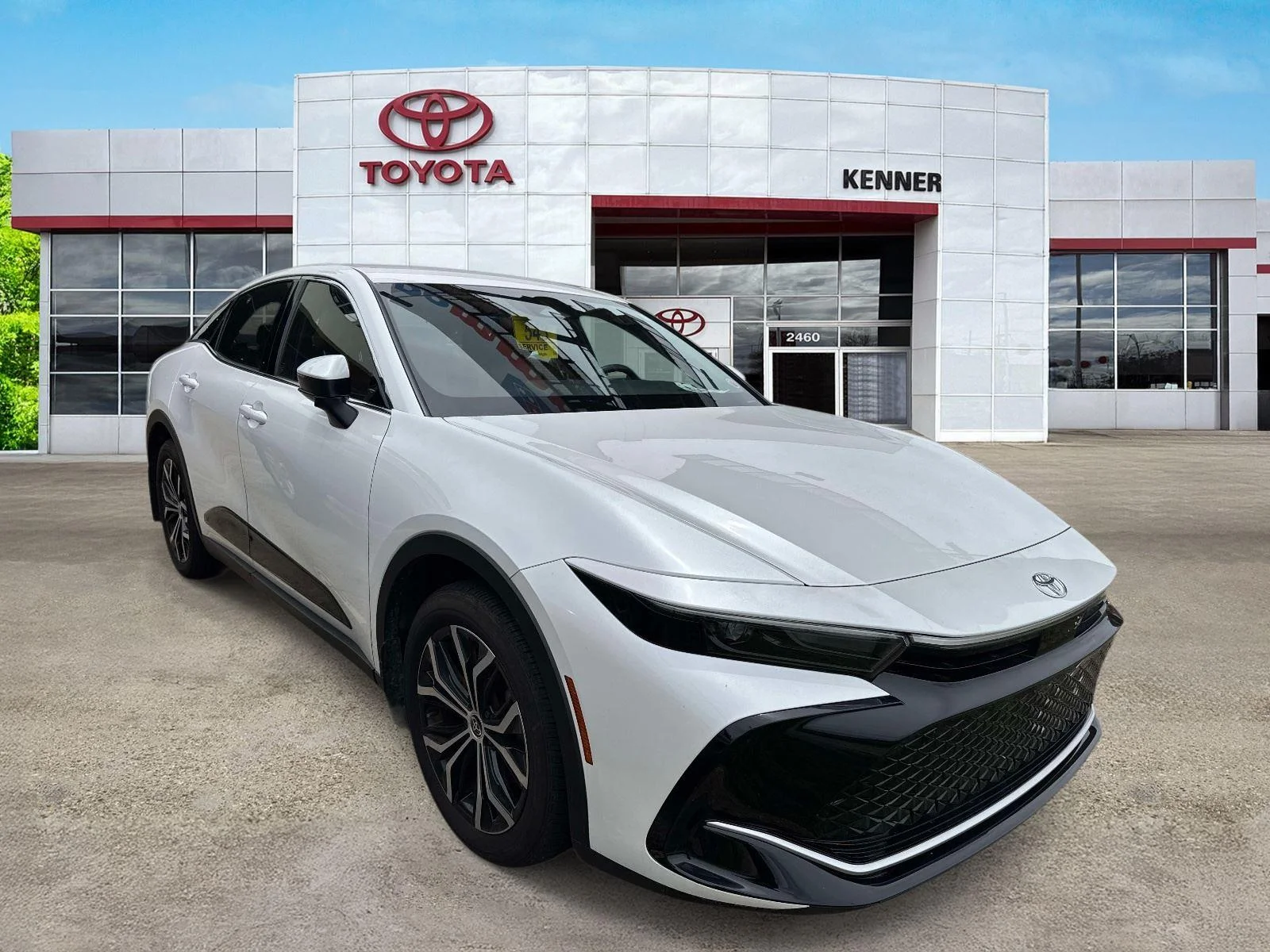 Used 2023 Oxygen White Toyota XLE image 9