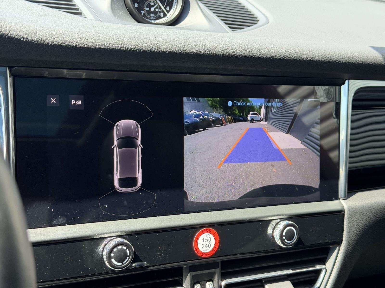 2026 Porsche Macan - Photo 24