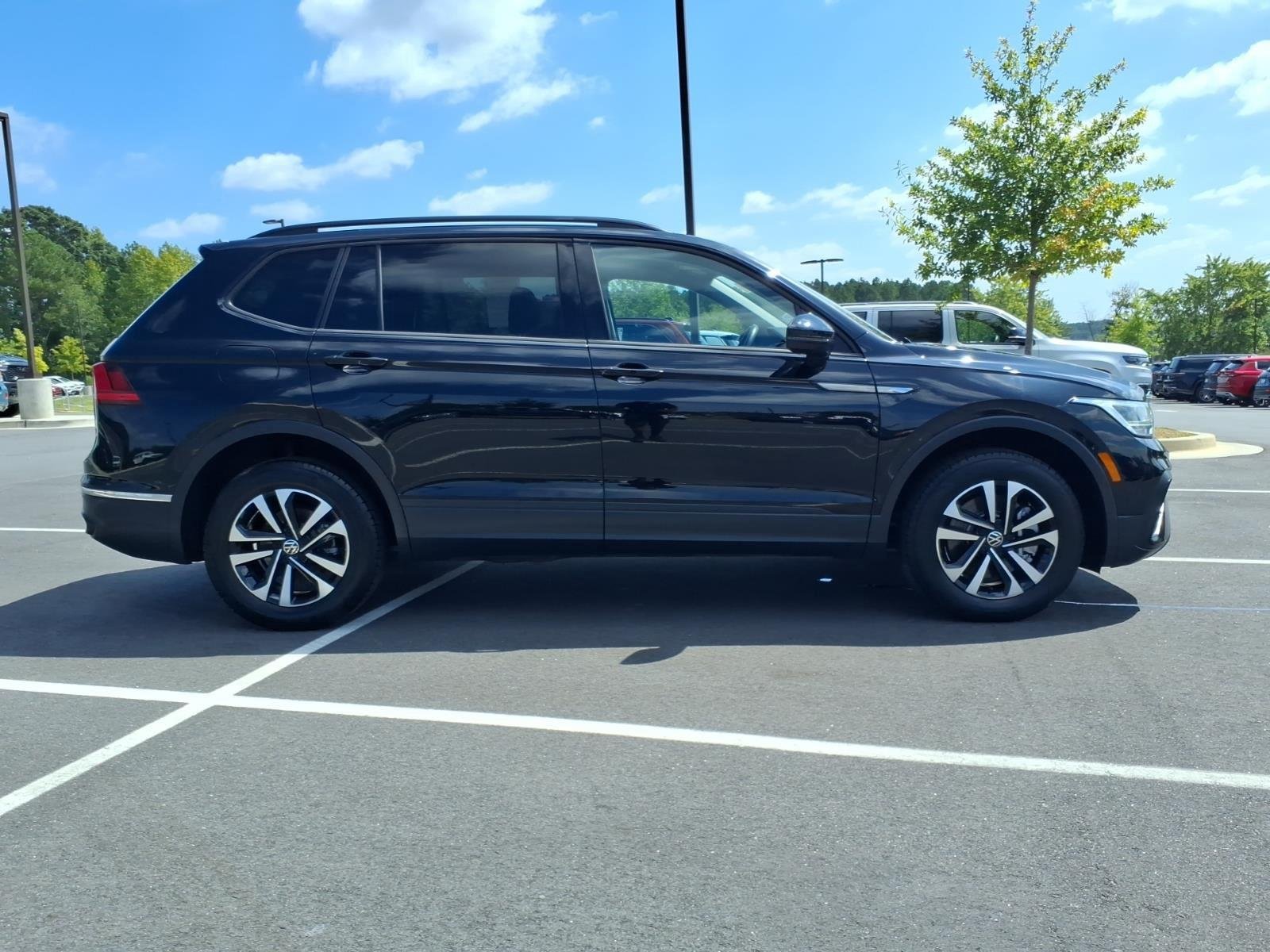 Used 2023  Volkswagen S image 10