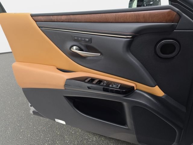 Used 2022 Iridium Lexus 350 image 25