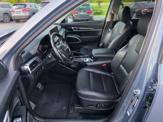 Used 2022 Silver Kia S image 15