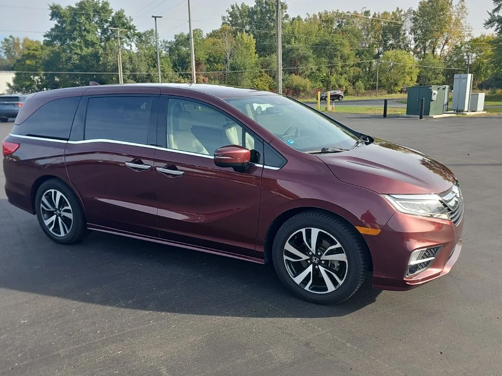 Used 2018 Deep Scarlet Pearl Honda Elite image 3