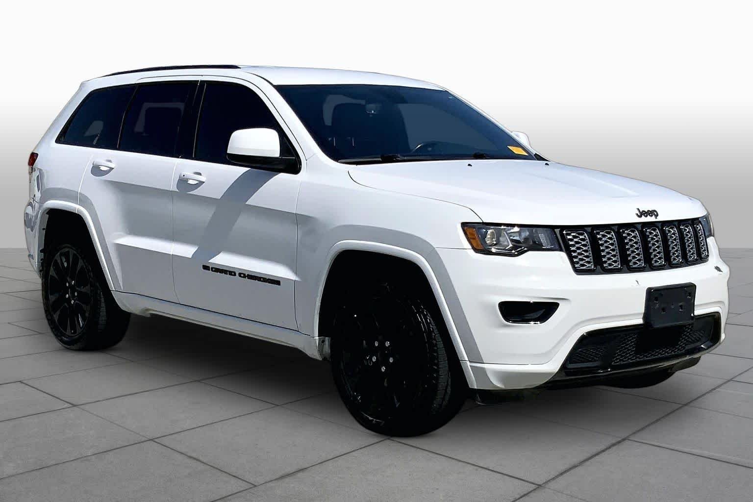 Certified Used 2022 Bright White Clearcoat Jeep Laredo X image 3