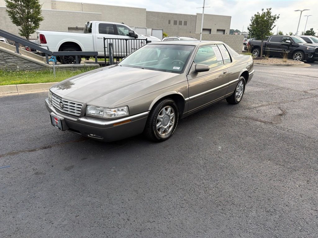 Used 1999  Cadillac Base image 3