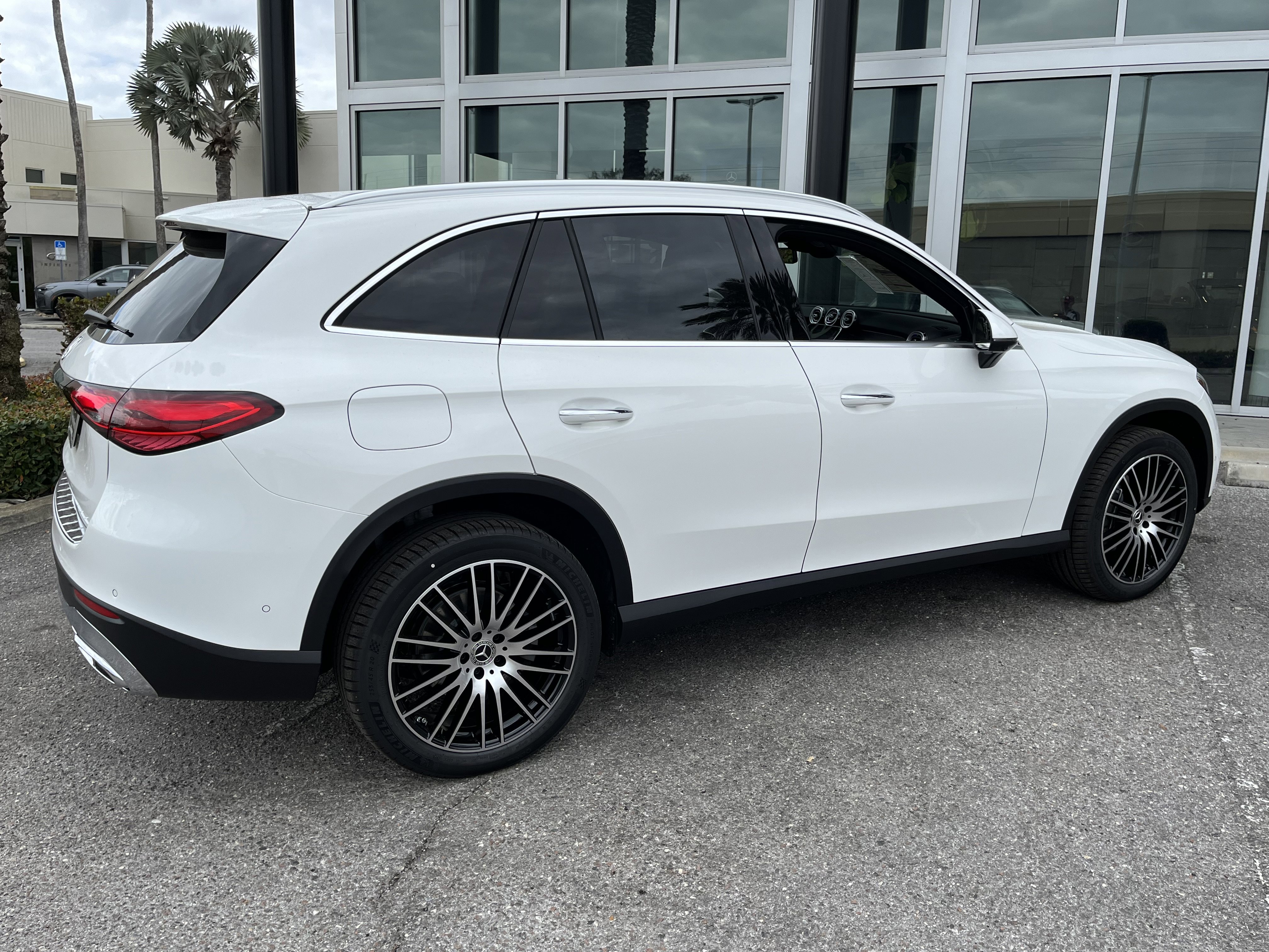 New 2026 POLAR WHITE Mercedes-Benz GLC 300 image 7