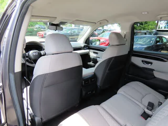 Certified Used 2023 Modern Steel Metallic Honda LX image 16