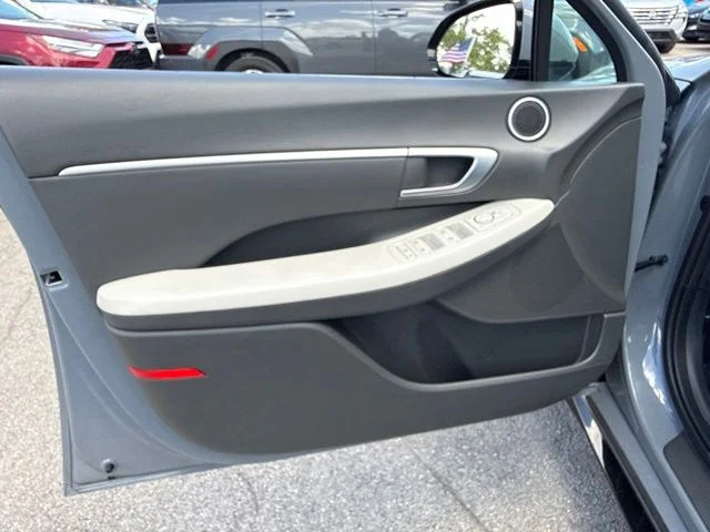 Used 2025 Blue Hyundai SEL image 29