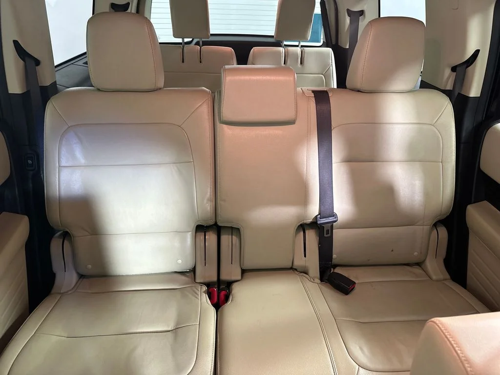 Used 2018 Black Ford SEL image 28