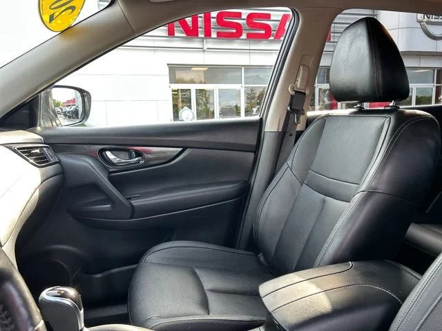 Used 2018 Magnetic Black Nissan SL image 29