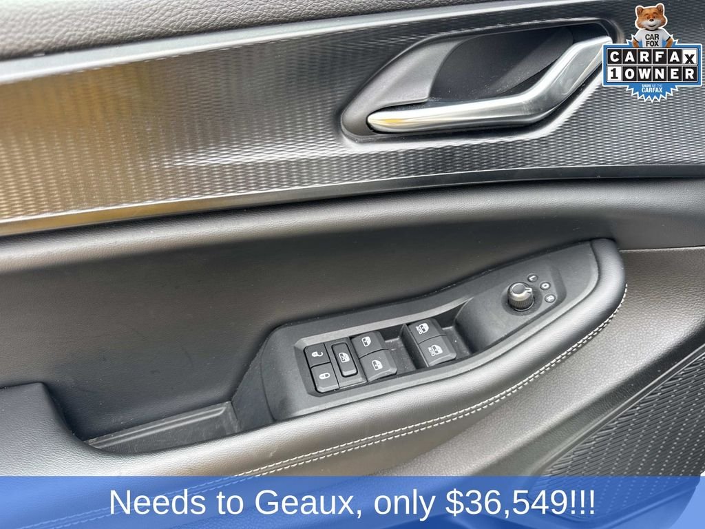 Used 2025 White Jeep Altitude image 40