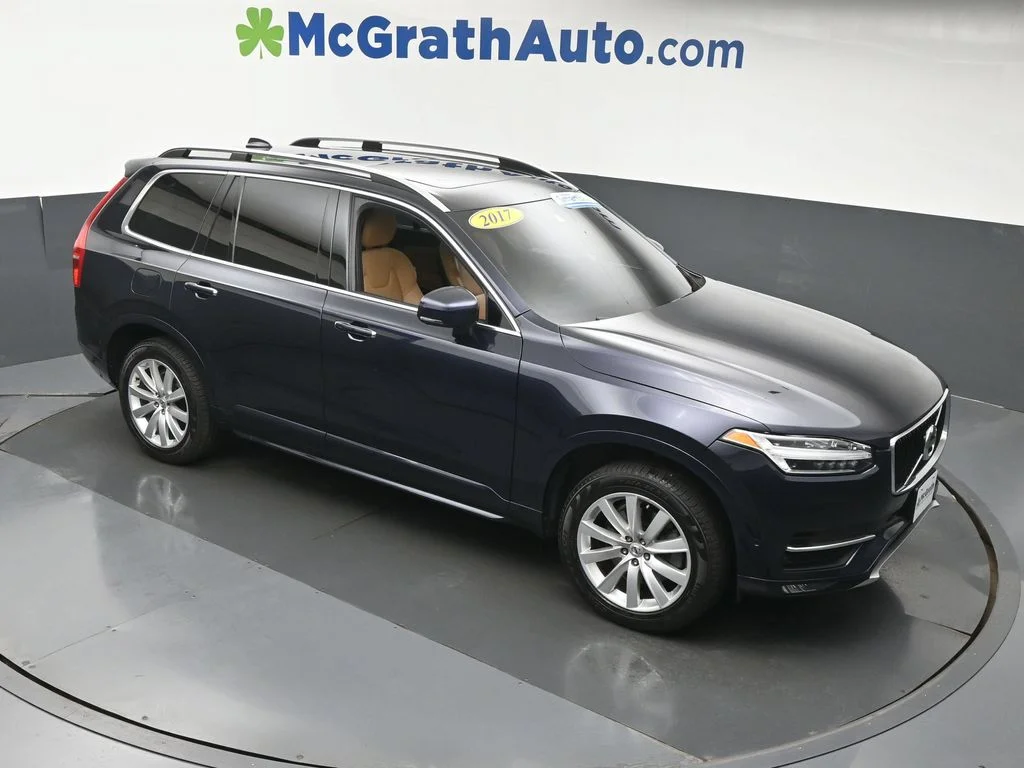 Used 2017 Blue Volvo T6 Momentum image 3